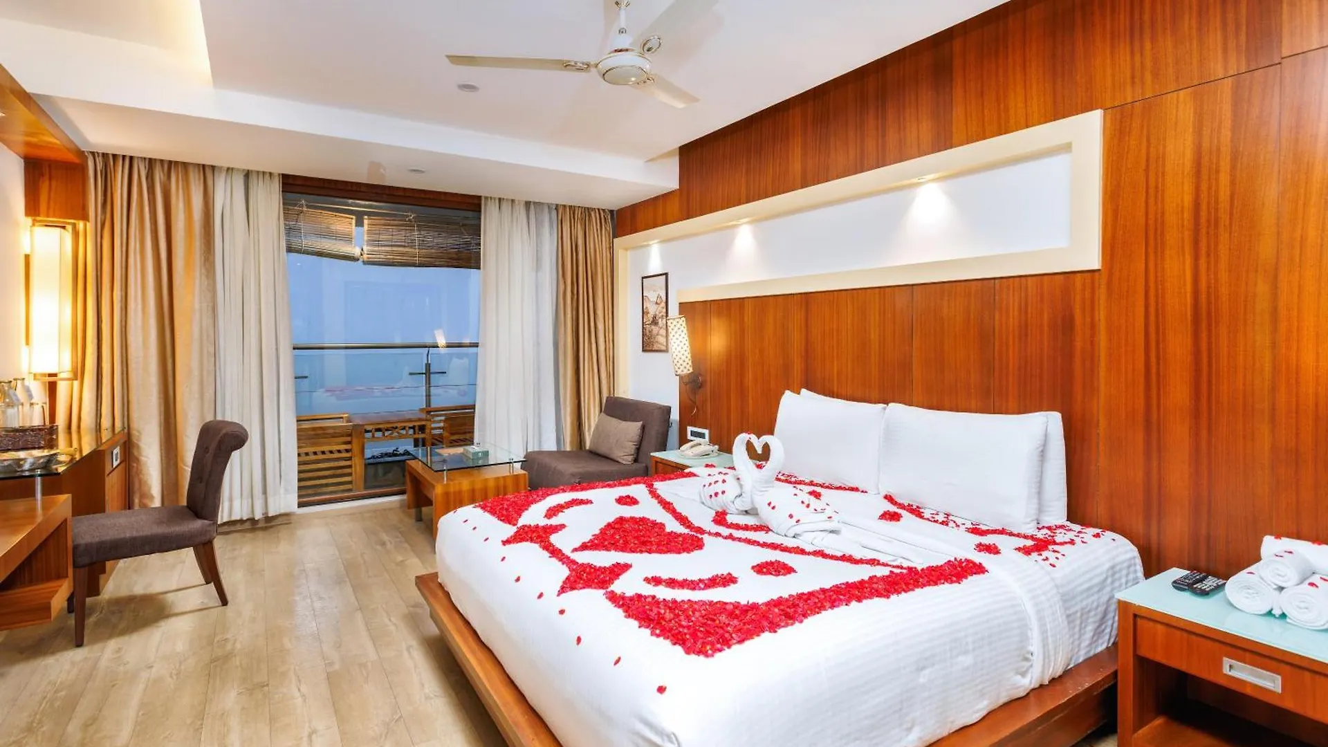 Amber Dale Luxury Hotel & Spa, Munnar
