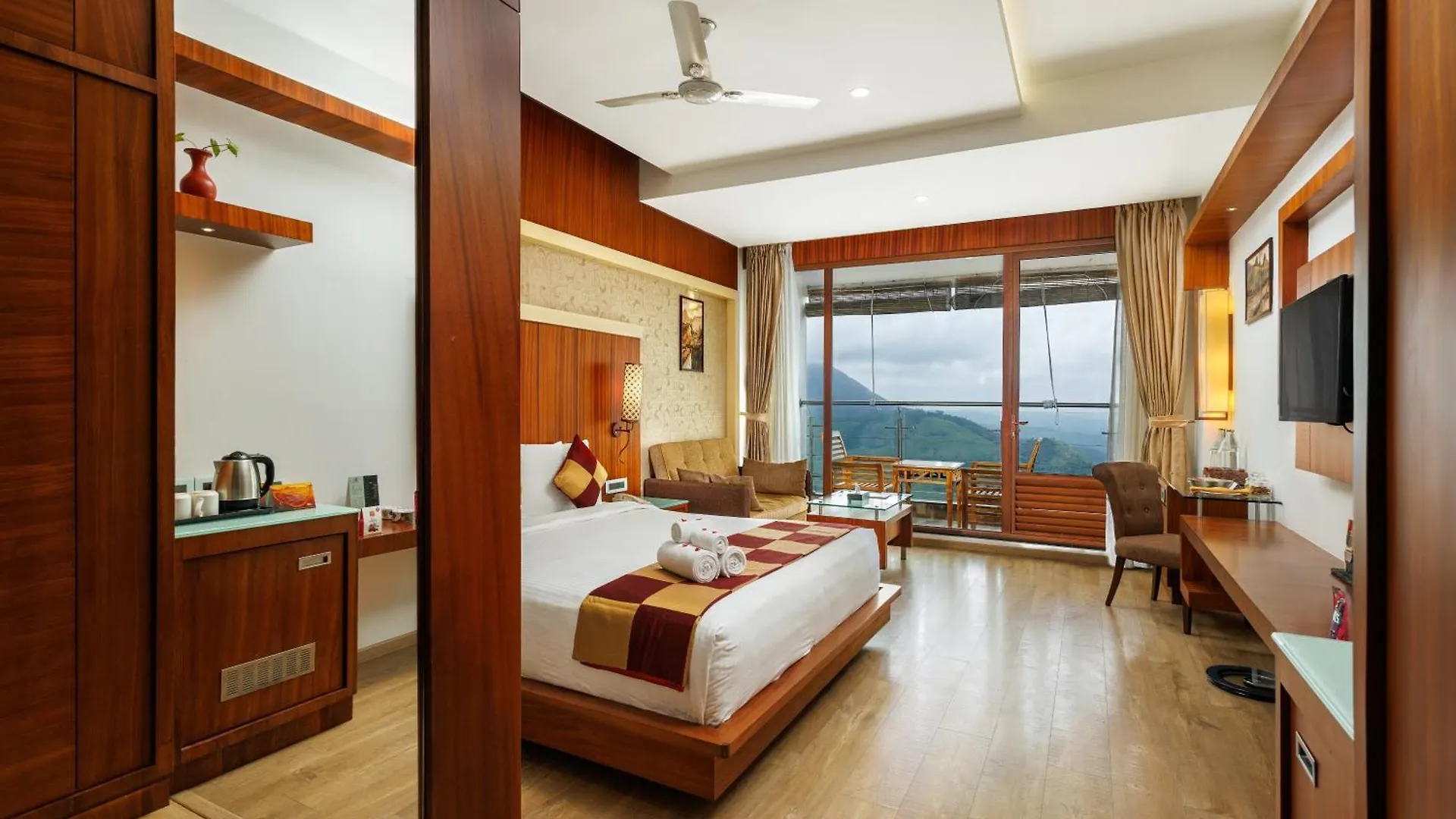Amber Dale Luxury Hotel & Spa, Munnar