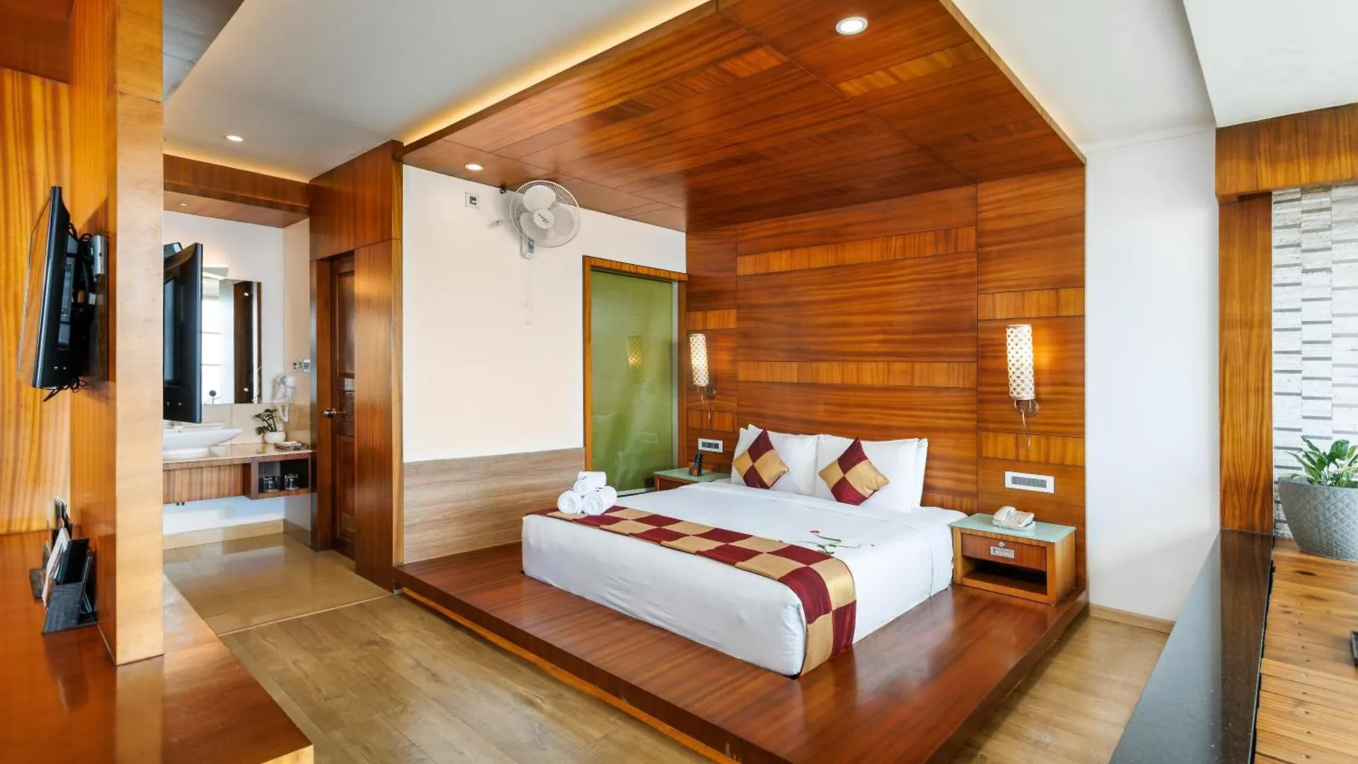 Amber Dale Luxury Hotel & Spa, Munnar