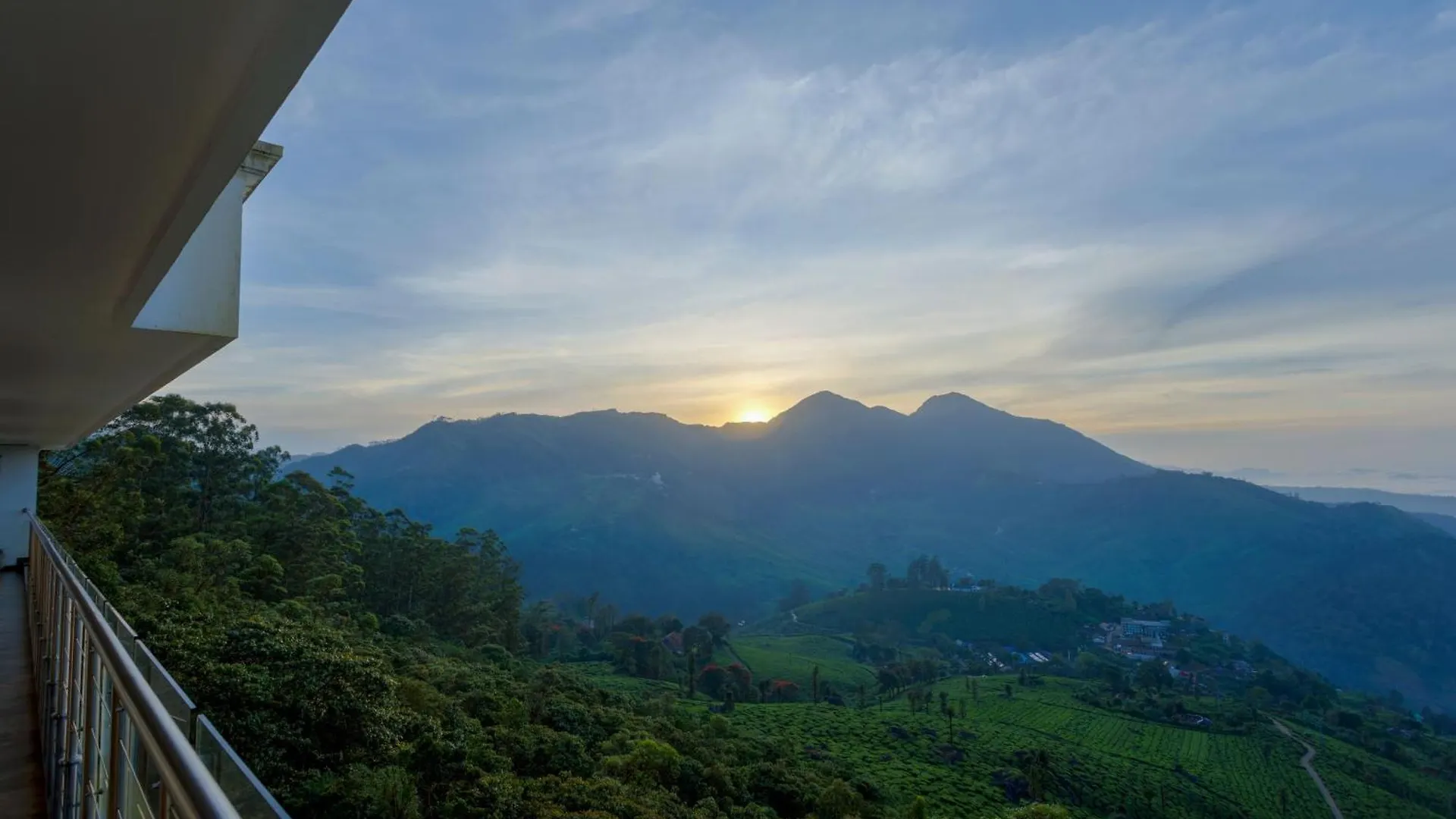 Amber Dale Luxury Hotel & Spa, Munnar