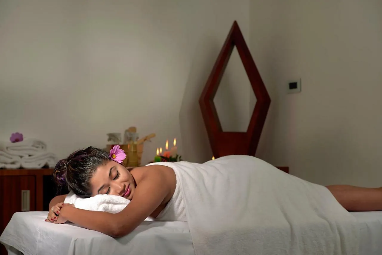 Amber Dale Luxury Hotel & Spa, Munnar